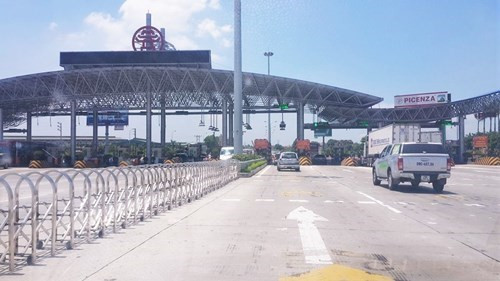 Dự án cải tạo nâng cấp đường Pháp Vân - Cầu Giẽ được đầu tư theo hình thức BOT, từ khi bắt đầu thu phí đến nay dự án này có nhiều tai tiếng - ảnh: Hoàng Lực.