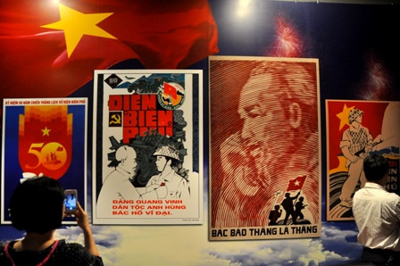 Tranh cổ động gắn liền với cuộc đấu tranh giải phóng và bảo vệ độc lập dân tộc Việt Nam.