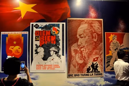 Tranh cổ động gắn liền với cuộc đấu tranh giải phóng và bảo vệ độc lập dân tộc Việt Nam.