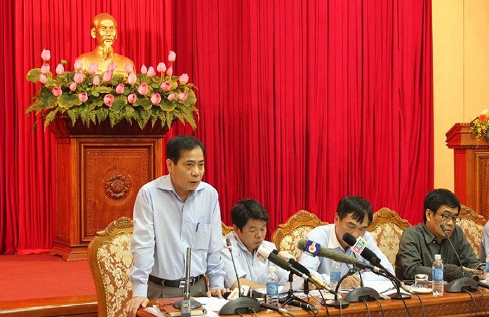 Ông Hoàng Thế Trung - Giám đốc Ban Quản lý dự án nước sông Đà trao đổi trong cuộc họp. Ông Hoàng Thế Trung - Giám đốc Ban Quản lý dự án nước sông Đà trao đổi trong cuộc họp.