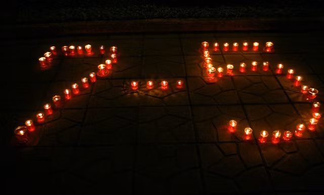 Ngày 7/5, chiến dịch Điện Biên Phủ thắng lợi, lực lượng QĐNDVN do Đại tướng Võ Nguyên Giáp chỉ huy đã buộc quân Pháp tại Điện Biên Phủ sau suốt 2 tháng chịu trận. Ngày 7/5, chiến dịch Điện Biên Phủ thắng lợi, lực lượng QĐNDVN do Đại tướng Võ Nguyên Giáp chỉ huy đã buộc quân Pháp tại Điện Biên Phủ sau suốt 2 tháng chịu trận.