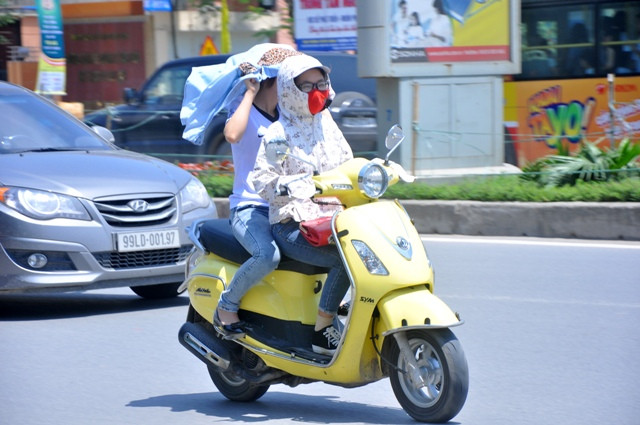 Đặc biệt với những người phải tham gia giao thông trong thời gian này.