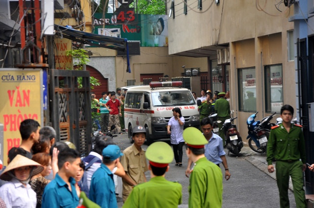 Vụ việc diễn ra làm hoảng loạn cả khu phố.