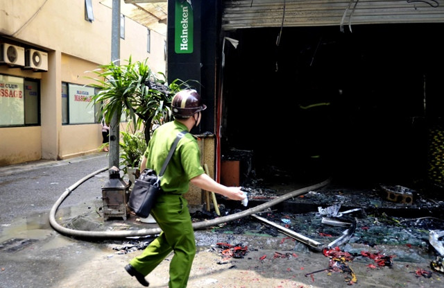 Vụ hỏa hoạn xảy ra sau tiếng nổ lớn. Nguyên nhân được xác định ban đầu là do chập điện.