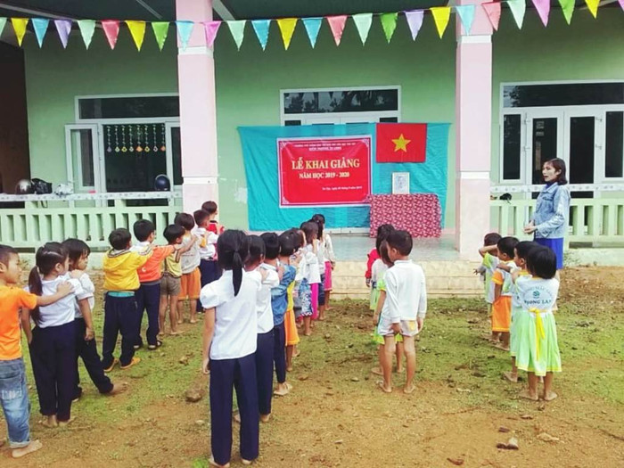 Lễ khai giảng đơn sơ ở nơi "thâm sơn cùng cốc".