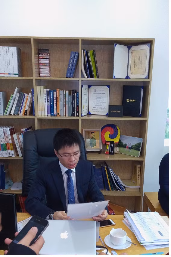 Ông Phan Văn Hưng trả lời thắc mắc của phóng viên (ảnh Trinh Phúc).