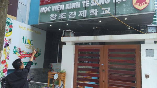 Học viện Kinh tế Sáng tạo nơi xảy ra vụ việc "Giáo sư, tiến sĩ chửi bậy" gây phẫn nộ (ảnh Trinh Phúc). Học viện Kinh tế Sáng tạo nơi xảy ra vụ việc "Giáo sư, tiến sĩ chửi bậy" gây phẫn nộ (ảnh Trinh Phúc).
