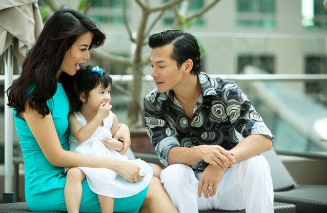 Gia đình đầm ấm, hạnh phúc một thời của Trần Bảo Sơn và Trương Ngọc Ánh. Gia đình đầm ấm, hạnh phúc một thời của Trần Bảo Sơn và Trương Ngọc Ánh.