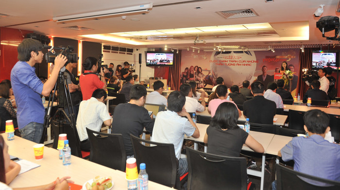 Toàn cảnh buổi họp báo giới thiệu đêm nhạc “Sky Connection 2016” của Vietjet Air - ảnh: Vietjet.