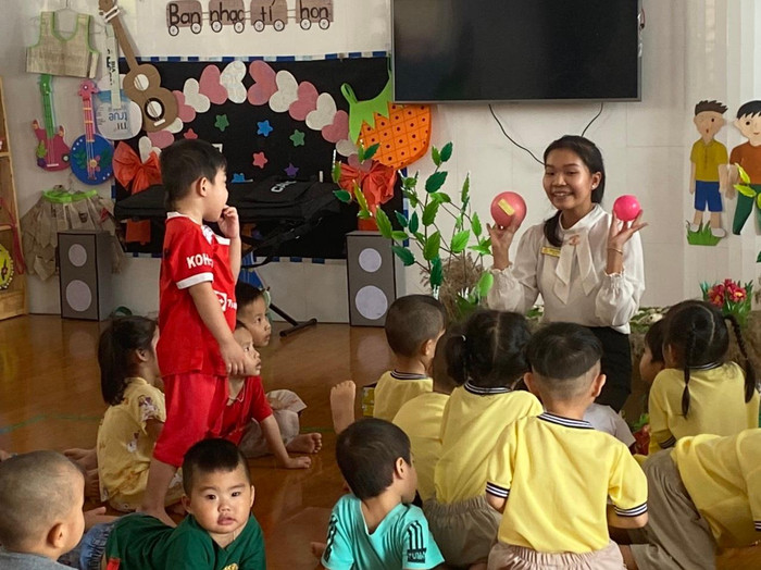 Do thiếu biên chế, các giáo viên mầm non trên địa bàn huyện Cái Bè đang phải đứng lớp 1 mình nên rất vất vả (Nguồn: Trường Mầm non Thị trấn Cái Bè). Do thiếu biên chế, các giáo viên mầm non trên địa bàn huyện Cái Bè đang phải đứng lớp 1 mình nên rất vất vả (Nguồn: Trường Mầm non Thị trấn Cái Bè).