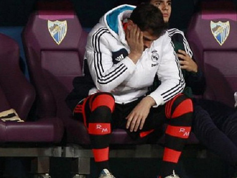 Casillas bị Mourinho bắt ngồi dự bị Casillas bị Mourinho bắt ngồi dự bị