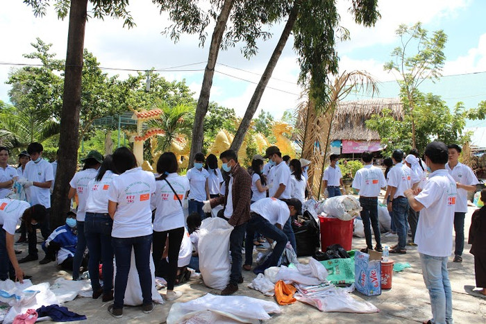 Tình nghuyên viên tham gia chương trình.