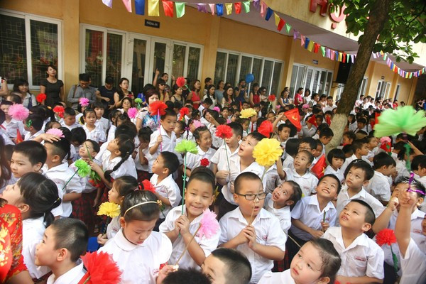 Trường học không phải là nơi kinh doanh ảnh 1