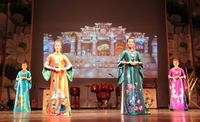 Đông đảo công chúng Mỹ tham dự những ngày văn hóa Việt Nam ảnh 4 Đông đảo công chúng Mỹ tham dự những ngày văn hóa Việt Nam ảnh 4