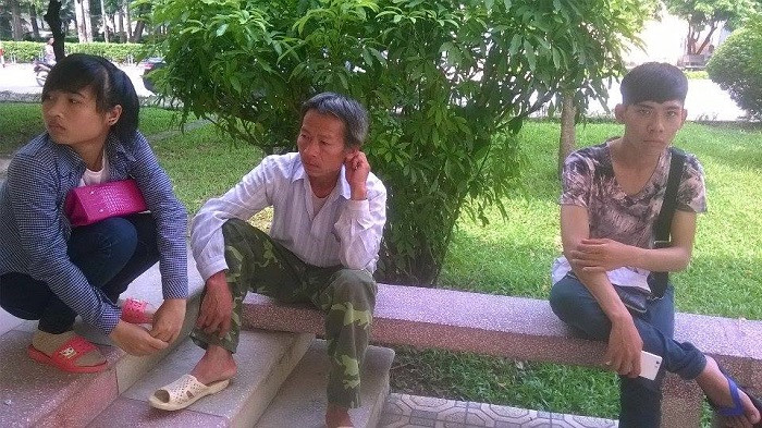 "Thi cử thế này tốn kém, mệt mỏi quá!" ảnh 3