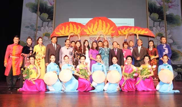 Đông đảo công chúng Mỹ tham dự những ngày văn hóa Việt Nam ảnh 3 Đông đảo công chúng Mỹ tham dự những ngày văn hóa Việt Nam ảnh 3