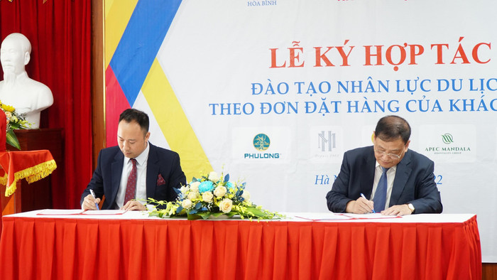 Trường Đại học Hòa Bình ký kết hợp tác với Khách sạn Venus Tam Đảo