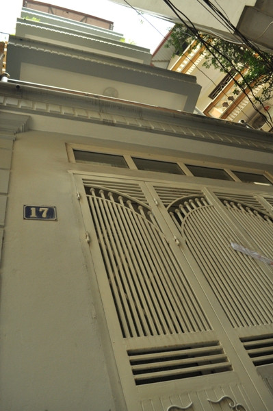 Ngôi nhà của vợ chồng Chinh Chúc đã im lìm gần 10 ngày nay và chủ nhân của nó thì biến mất