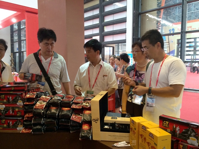 Sản phẩm Cà phê Trung Nguyên được khách hàng trong nước và quốc tế yêu chuộng. Sản phẩm Cà phê Trung Nguyên được khách hàng trong nước và quốc tế yêu chuộng.