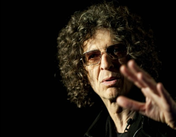 7. Howard Stern: 95 triệu USD DJ Howard Stern kiếm được tiền nhờ vào hàng triệu lời cảm ơn của thính giả đến chương trình phát thanh mà ành đang đảm nhiệm. Ngoài ra, vai trò mới của anh trong chương trình America’s Got Talent mang lại cho anh thêm 15 triệu USD.