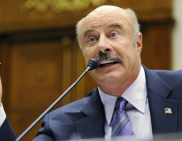 17. Tiến sĩ Phil McGraw: 64 triệu USD Tiến sĩ Phil, nổi tiếng với chương trình trò chuyện hàng ngày của mình, xếp hạng 17 trong danh sách những người nổi tiếng được trả lương cao nhất với thu nhập 64 triệu trong 12 tháng qua. Những câu chuyện của ông đã được phát sóng trong hơn một thập kỷ qua và không hề có dấu hiệu sụt giảm người xem.