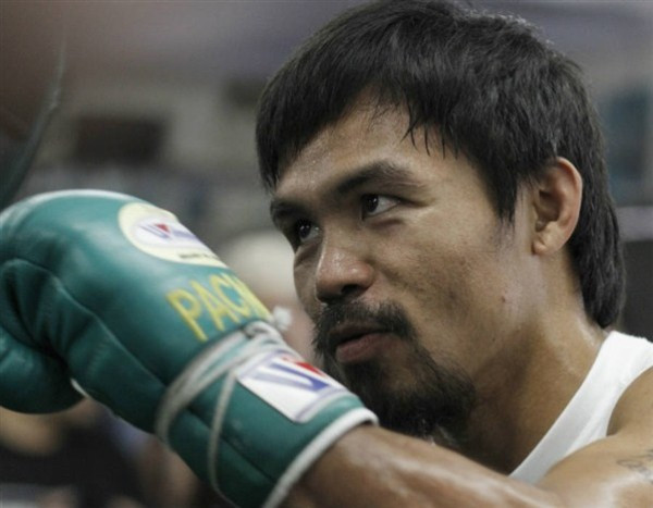 16. Manny Pacquiao: 67 triệu USD Mặc dù gặp thất bại đầu tiên trong vòng bảy năm hồi tháng Sáu vừa qua, võ sĩ quyền Anh Manny Paquaio vẫn có thể tự an ủi bản thân với thu nhập lên tới 67 triệu USD trong vòng 12 tháng qua.