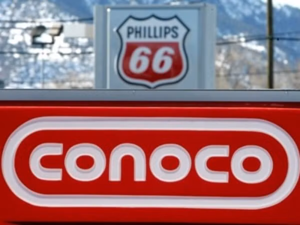 8. ConocoPhillips Quốc gia: Mỹ Tài sản: 153 tỷ USD Doanh thu: 235 tỷ USD Lợi nhuận: 12 tỷ USD Dự trữ dầu: 8,4 tỷ thùng