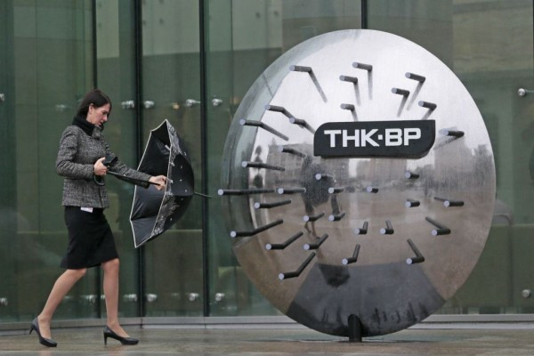 15. TNK-BP Quốc gia: Nga Tài sản: 35 tỷ USD Doanh thu: 53 tỷ USD Lợi nhuận: 1 tỷ USD Dự trữ dầu: 9 tỷ thùng