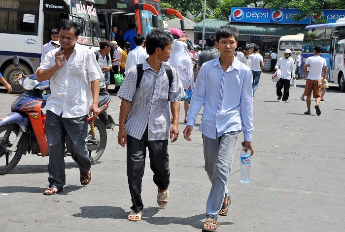 Chai nước luôn bên mình để giải nhiệt Chai nước luôn bên mình để giải nhiệt