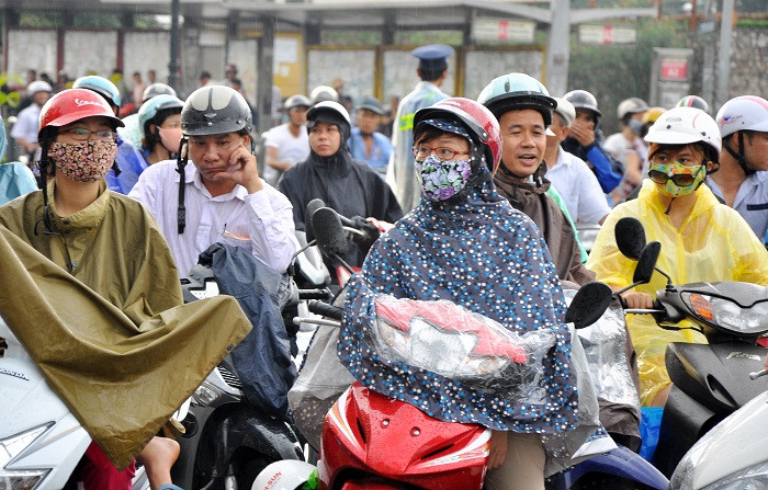 Những nét mặt đầy lo lắng cho các sĩ tử của các bậc phụ huynh