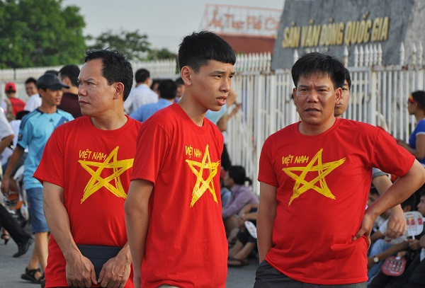 NHM có thể là người già, có thể là người trẻ… nhưng đều chung niềm yêu bóng đá.