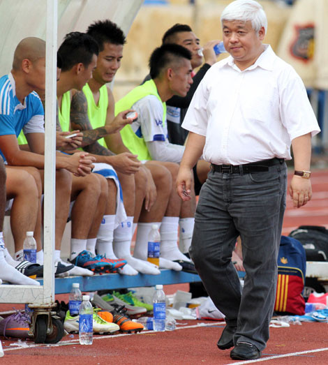 Việc bầu Kiên bị cơ quan công an bắt vì kinh doanh trái phép đã gây ra tác động không nhỏ tới bóng đá Việt Nam bởi ông là ông chủ của CLB bóng đá Hà Nội (thi đấu tại V-League) và CLB Trẻ Hà Nội (thi đấu tại giải hạng nhất QG), đồng thời là PCT phụ trách tài chính của VPF, công ty nắm quyền tổ chức và điều hành các giải bóng đá chuyên nghiệp Việt Nam.