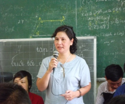 Bà Phạm Thị Xuân Mai, Chủ tịch phường Chương Dương (Hoàn Kiếm) cho hay, theo thống kê ban đầu, có khoảng 35 hộ gia đình đang định cư ở đây bị thiệt hại do cháy. Chính quyền sẽ rà soát, đối chiếu để có phương án hỗ trợ tối ưu nhất. Bà Phạm Thị Xuân Mai, Chủ tịch phường Chương Dương (Hoàn Kiếm) cho hay, theo thống kê ban đầu, có khoảng 35 hộ gia đình đang định cư ở đây bị thiệt hại do cháy. Chính quyền sẽ rà soát, đối chiếu để có phương án hỗ trợ tối ưu nhất.