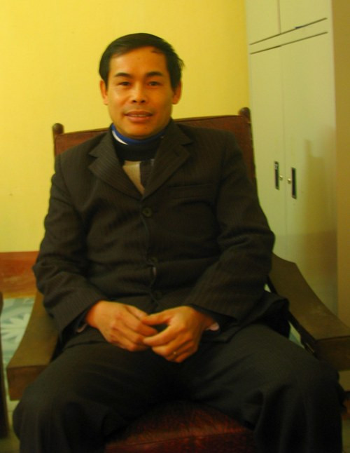 Anh Vương Mạnh Hào, phó chủ tịch phụ trách văn hóa xã Đồng Quang, Quốc Oai là bạn học của con trai cả ông Qúy và là hàng xóm với gia đình ông này