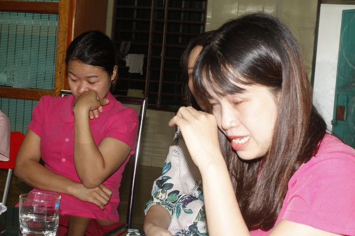 Nghệ An nên giơ tay đỡ các cô giáo phải quỳ ảnh 2