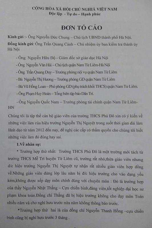 Đơn tố cáo của tập thể cán bộ, giáo viên gửi đến các cơ quan ban ngành thành phố Hà Nội tố hàng loạt sai phạm của Hiệu trưởng Trường Trung học Cơ sở Phú Đô. Ảnh Trần Việt.