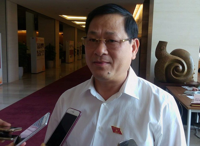 Đại biểu Quốc hội Nguyễn Hữu Cầu - Giám đốc công an tỉnh Nghệ An (ảnh Trinh Phúc). Đại biểu Quốc hội Nguyễn Hữu Cầu - Giám đốc công an tỉnh Nghệ An (ảnh Trinh Phúc).