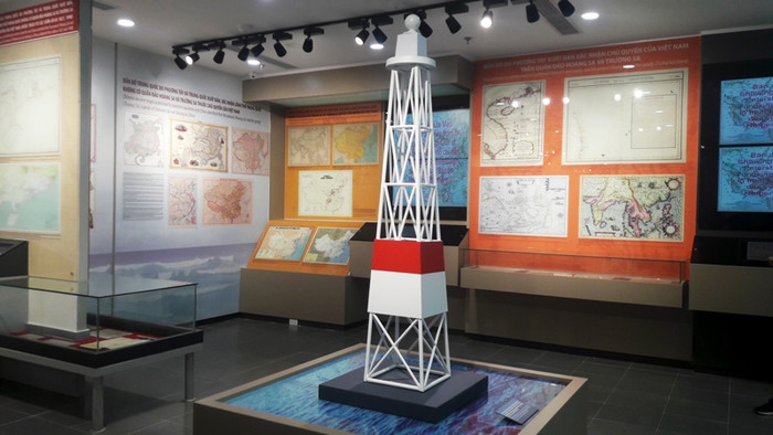 Mô hình ngọn hải đăng đầu tiên ở Hoàng Sa được xây dựng từ năm 1939.