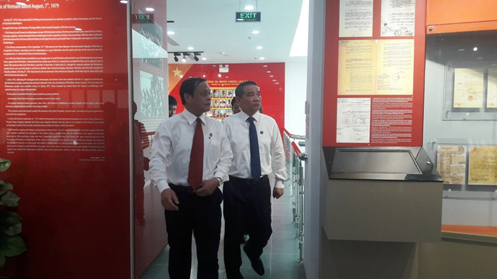 Bí thư Thành ủy Đà Nẵng Trương Quang Nghĩa đến tham quan nhà trưng bày