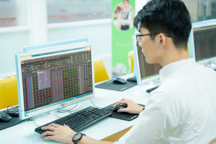 Sinh viên Trường Đại học Công nghệ Thành phố Hồ Chí Minh (Ảnh: Website nhà trường). 512916-nganh-cong-nghe-tai-chinh-hutech-4.jpg