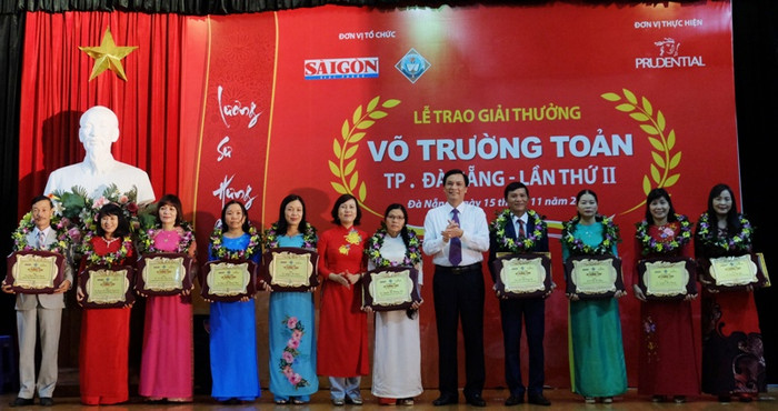 Đại học Đà Nẵng nhận nhiều bằng khen của Chính phủ, Bộ Giáo dục và Đào tạo ảnh 3 Đại học Đà Nẵng nhận nhiều bằng khen của Chính phủ, Bộ Giáo dục và Đào tạo ảnh 3