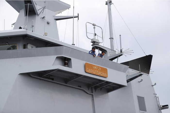 Tàu KDB DARUTTAQWA 09 là loại tàu tuần tra loại DARUSSALAM của hải quân Brunei.