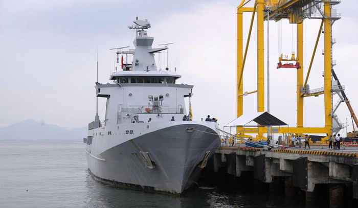 Tàu tuần tra KDB DARUTTAQWA của hải quân Brunei cập cảng Đà Nẵng.