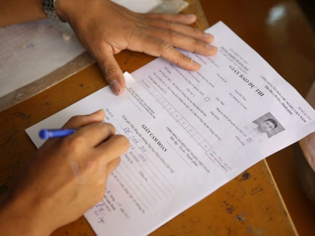 Hôm nay (24/6), thí sinh dự thi quốc gia năm 2019 làm thủ tục dự thi ở 38.050 phòng thi của 1.980 điểm thi trên cả nước. (Ảnh minh họa: TTXVN) Hôm nay (24/6), thí sinh dự thi quốc gia năm 2019 làm thủ tục dự thi ở 38.050 phòng thi của 1.980 điểm thi trên cả nước. (Ảnh minh họa: TTXVN)