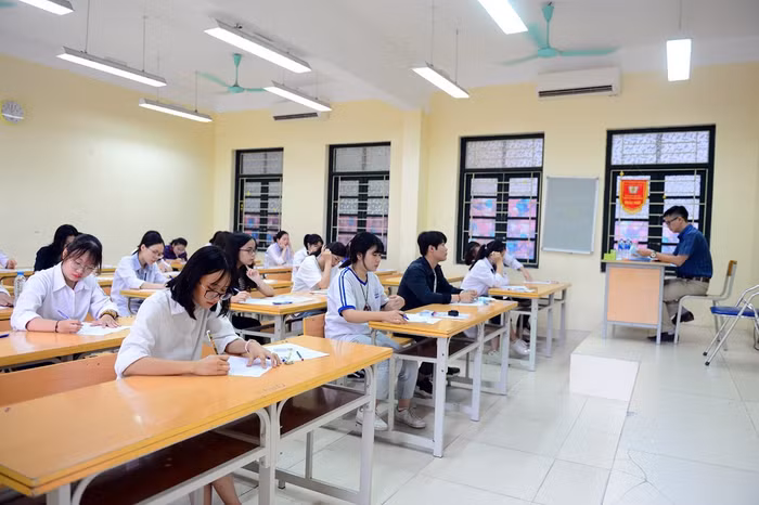 Kết thúc ngày thi thứ nhất kỳ thi quốc gia 2019, có 34 thí sinh vi phạm quy chế thi và 2 cán bộ coi thi bị đình chỉ nhiệm vụ. (Ảnh minh họa: Dương Hà)