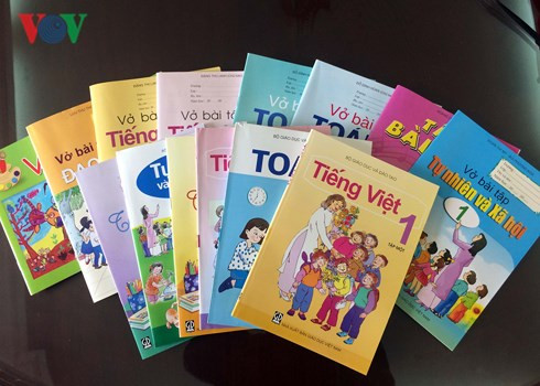 Bộ Giáo dục có thông báo về việc tổ chức thẩm định sách giáo khoa lớp 1 (Ảnh minh họa: Nguồn VOV) Bộ Giáo dục có thông báo về việc tổ chức thẩm định sách giáo khoa lớp 1 (Ảnh minh họa: Nguồn VOV)