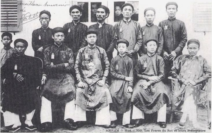 Các anh em của vua Thành Thái và các ông thầy (phụ đạo) Các anh em của vua Thành Thái và các ông thầy (phụ đạo)