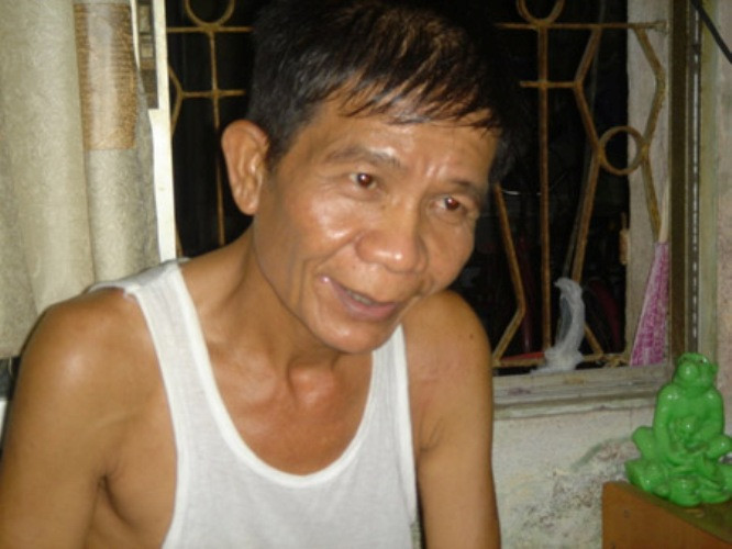 Trong khi cùng thời đó, Lâm Già và Cu Nên mải mê đâm thuê chém mướn, dằn mặt, tranh giành địa bàn hoạt động với nhau thì Dung Hà tỏ ra điềm tĩnh và khôn ngoan hơn. Thị tổ chức một hệ thống đường dây làm ăn khá hoàn chỉnh và khép kín từ cho vay nặng lãi, cầm đồ, cờ bạc, bảo kê,…đều là những công việc không phải động tay động chân nhiều mà vẫn có lãi cao. Người đàn bà này nắm trong tay một đám đàn em ong ve khá lớn, chuyên canh gác sòng bài và phục vụ hoạt động bảo kê (ảnh: Lâm Già hiện tại)