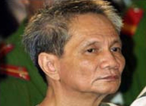 Cũng như các ngày trước đó, sáng sớm Năm Cam đi tập thể dục ở Tao Đàn, khoảng 7 giờ Năm Cam đến uống cà phê trên đường Ngô Thời Nhiệm, sau đó chạy xe Spacy về nhà thuê của cô vợ bé ở 110 Tôn Thất Tùng, quận 1.