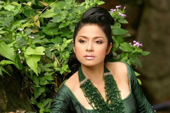 Công ty của Trần Văn Giao đã "kinh doanh", mua bán 12 dự án nhà, nhưng ngoài công trình hợp tác với Đại học Bách Khoa TP HCM, tất cả các dự án còn lại đều chưa hoàn thành, có dự án thậm chí còn chưa xin được đất nhưng vẫn được Trần Văn Giao bán cho rất nhiều người. Cái khéo léo của Trần Văn Giao là đã dùng nhiều thủ thuật ma mãnh để "chạy dự án" từ nhiều cơ quan chức năng, làm cơ sở để đi lòe thiên hạ. Công ty của Trần Văn Giao đã "kinh doanh", mua bán 12 dự án nhà, nhưng ngoài công trình hợp tác với Đại học Bách Khoa TP HCM, tất cả các dự án còn lại đều chưa hoàn thành, có dự án thậm chí còn chưa xin được đất nhưng vẫn được Trần Văn Giao bán cho rất nhiều người. Cái khéo léo của Trần Văn Giao là đã dùng nhiều thủ thuật ma mãnh để "chạy dự án" từ nhiều cơ quan chức năng, làm cơ sở để đi lòe thiên hạ.